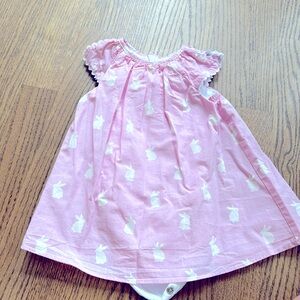 Adorable Jacadi Paris dress/onesie pink with bunnies in size 12 months